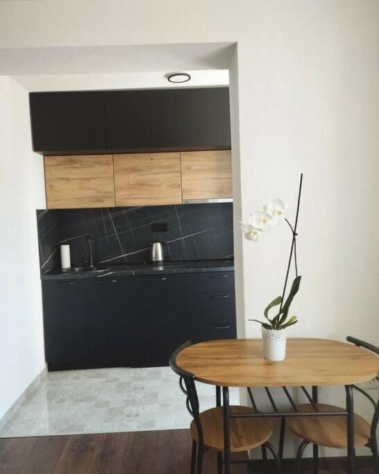 Zeid City Center Apartment ซาราเยโว ภายนอก รูปภาพ